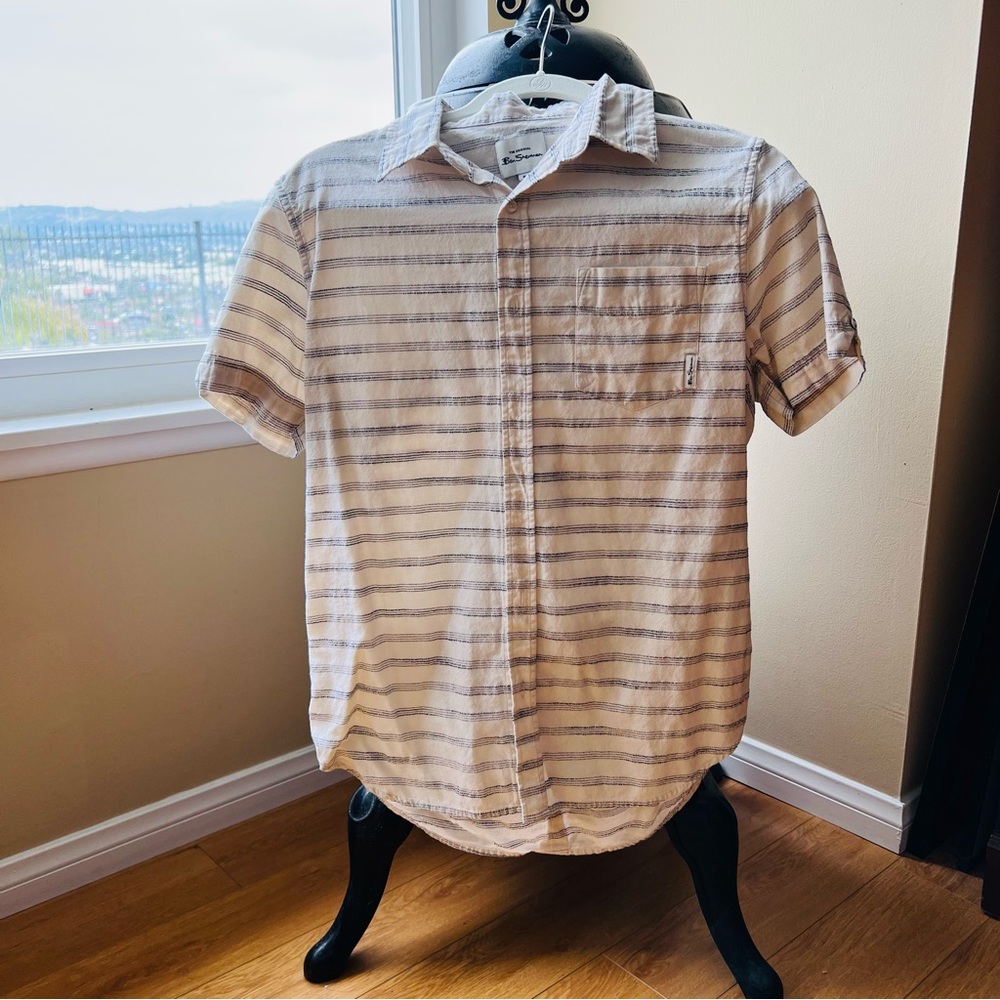 Men’s Ben Sherman cream colored button down, SZ M